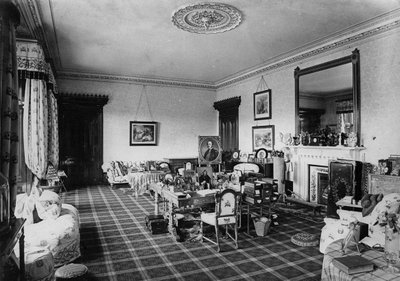 De zitkamer van de koningin, Balmoral Castle door English Photographer